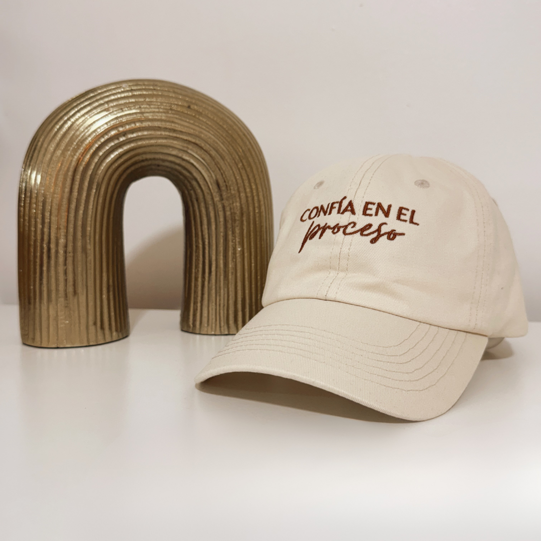 Confía en el proceso Cap Beige