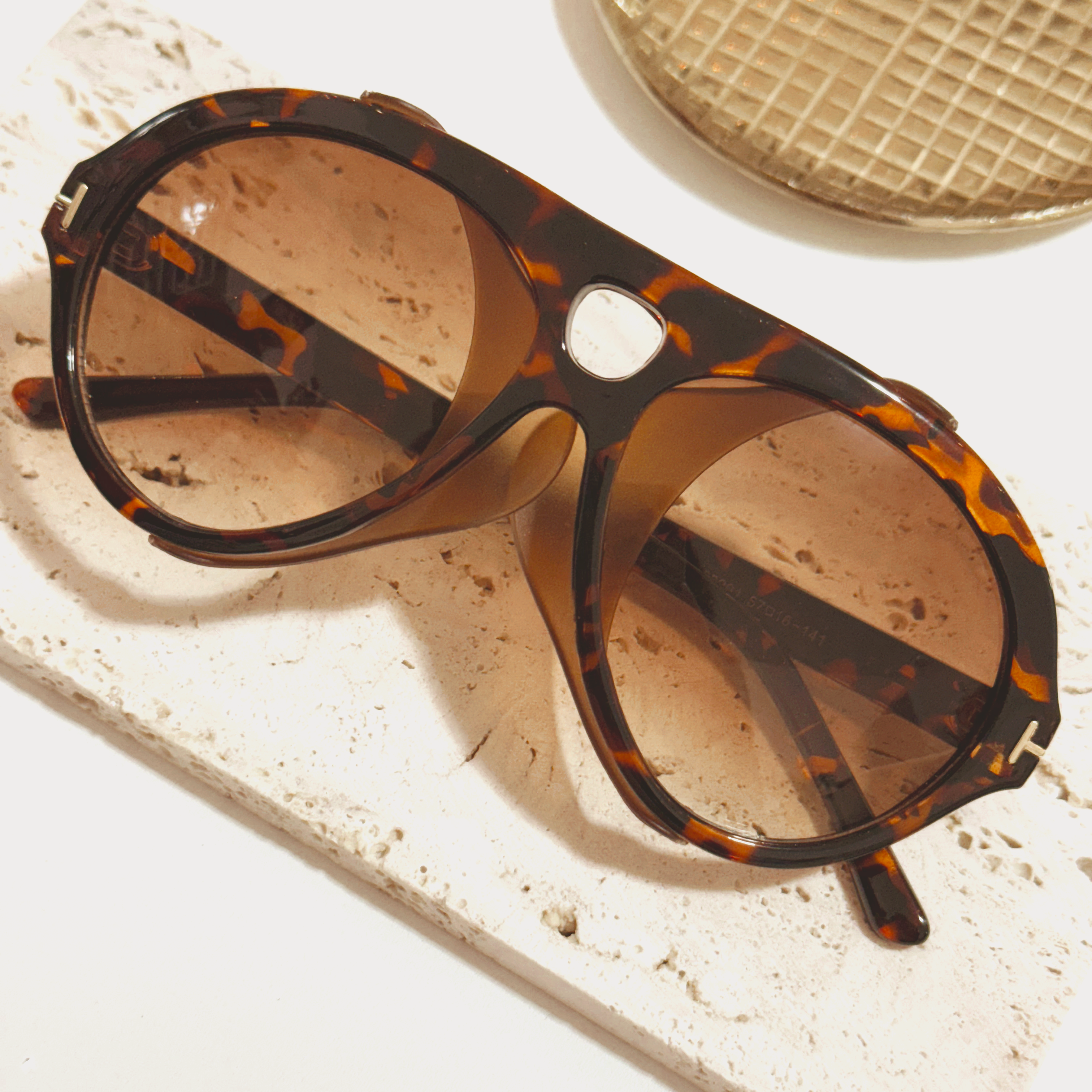 Aventurera Sunglasess