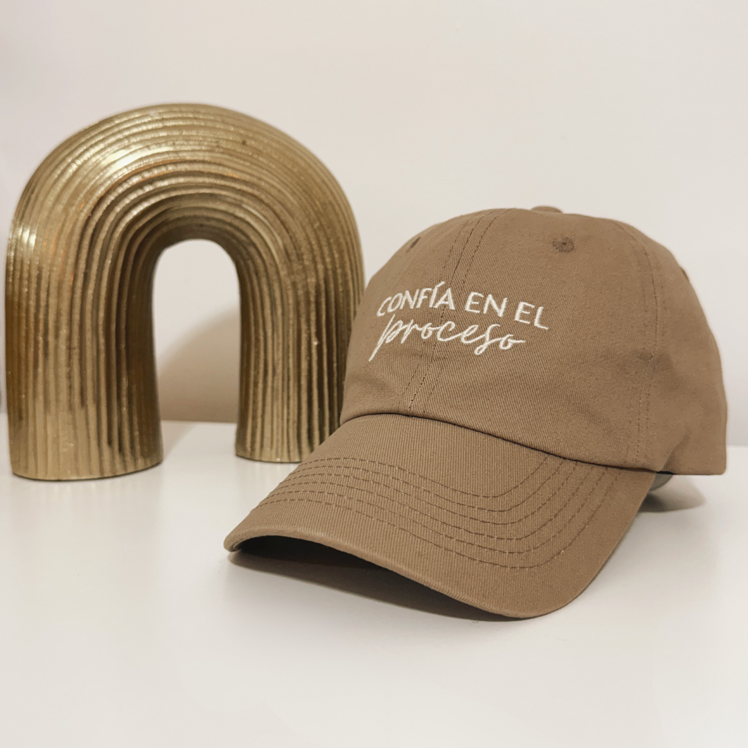 Confía en el proceso Taupe Cap