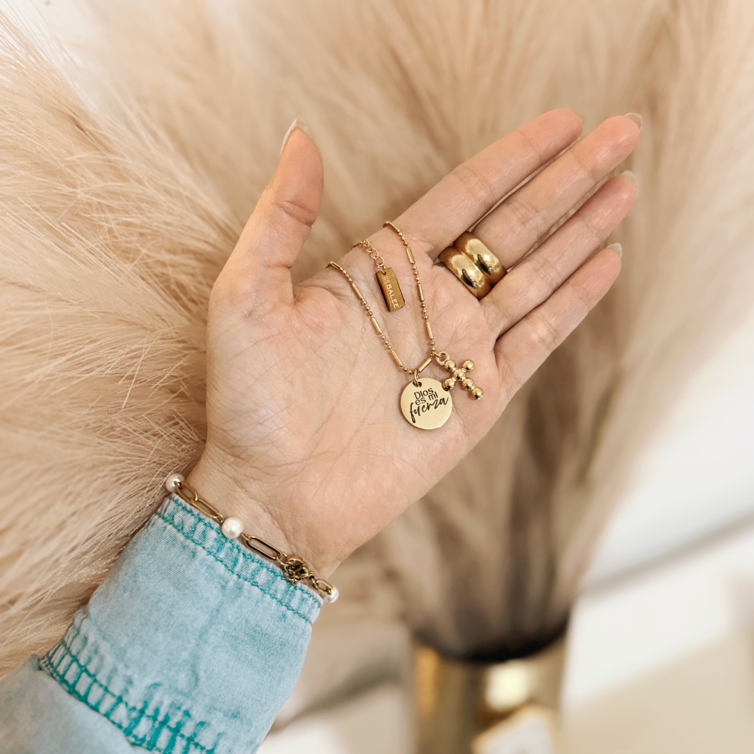 Dios es AMOR Necklace